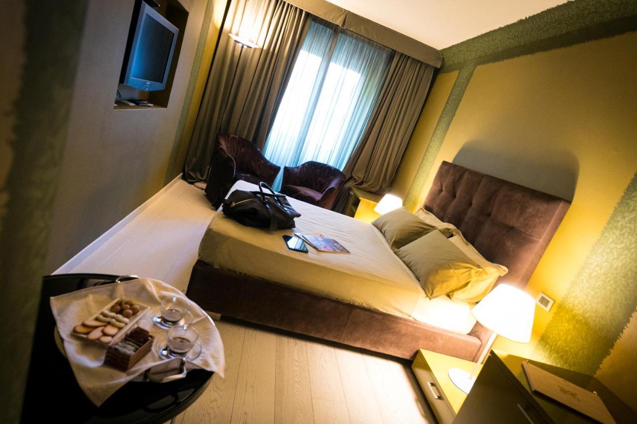 Castello Degli Angeli Hotel Carobbio degli Angeli Eksteriør billede