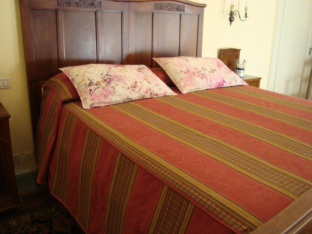 Castello Degli Angeli Hotel Carobbio degli Angeli Værelse billede